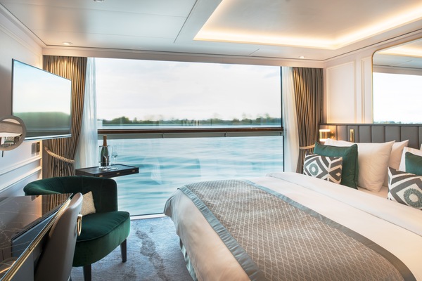 Riverside Luxury Cruises DEBUSSY BACH RAVEL Melody and Symphony Suite - Ian Schemper Photography 2.jpg